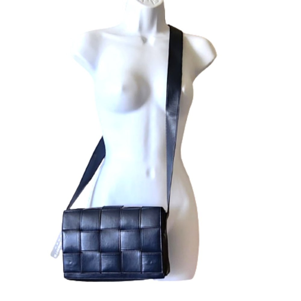 NWT Midnight blue SONDRA ROBERTS squared Crossbody purse/ bag